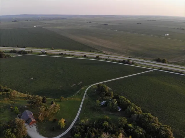 $1,390,000 | 25984 Outer Road, Rock Port, MO 64482