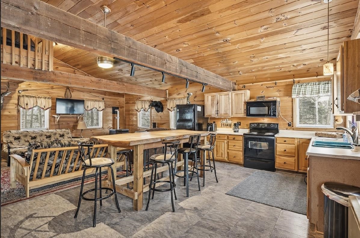 2142 Halls Stream Road Pittsburg, NH 03592 - Photo 9 of 24 Gallery Image 9