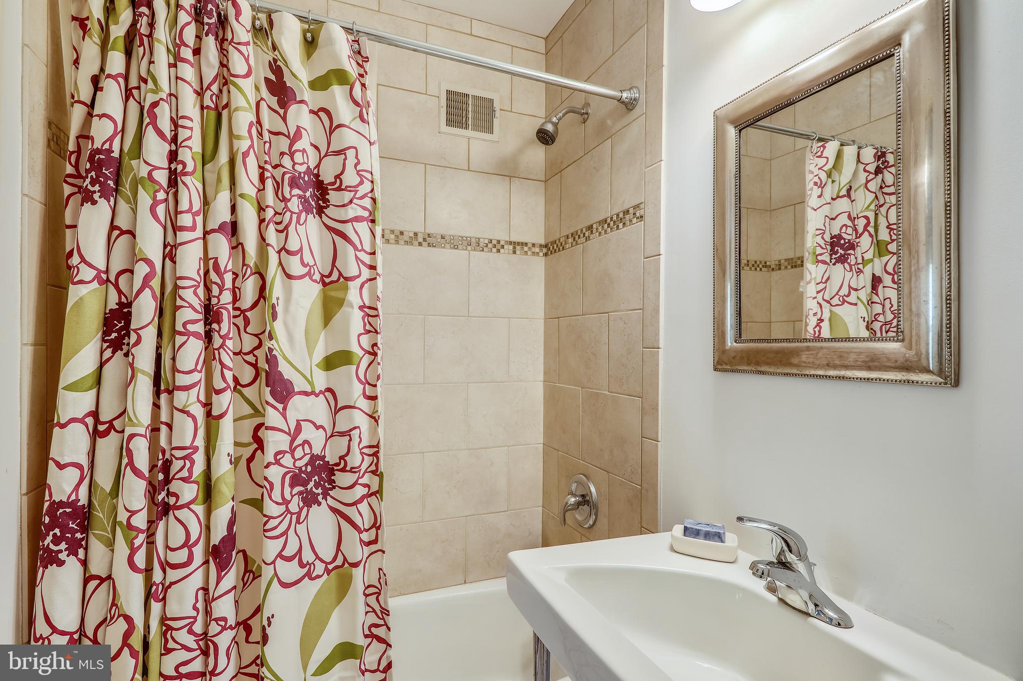 6003 Winnebago Road Bethesda, MD 20816 - Photo 45 of 81 Shared bath for bedrooms 3 & 4