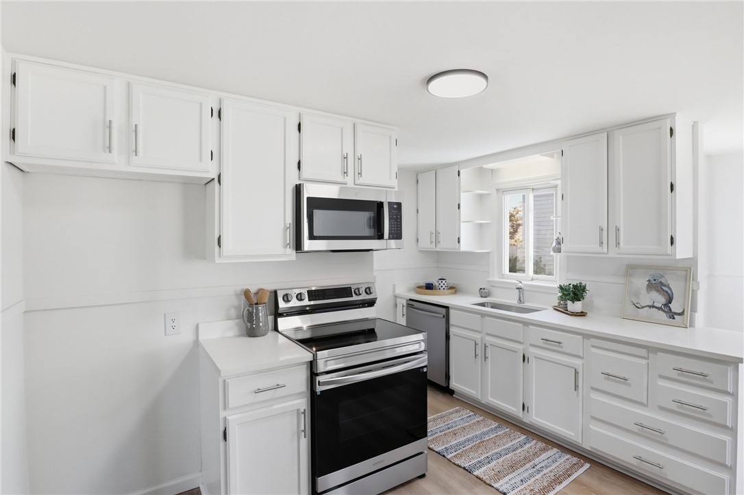 241 Haddon Road Greece, NY 14626 - Photo 7 of 29