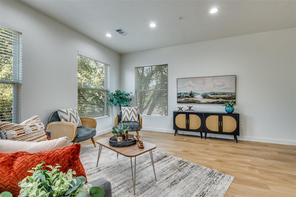 520 South O Connor Road Irving, TX 75060 - Photo 8 of 29 a living room with furniture and a potted plant