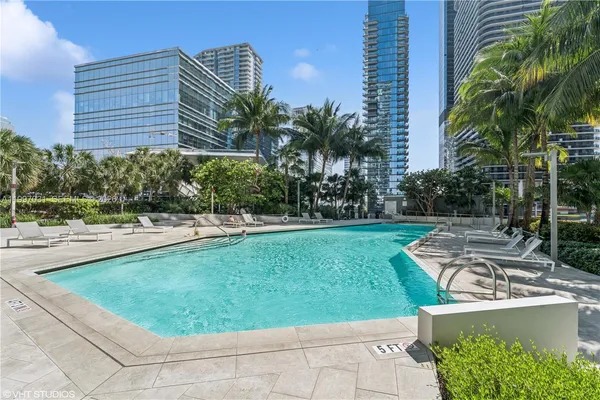 $6,300 | 88 Southwest 7th Street, Unit 1804, Miami, FL 33130