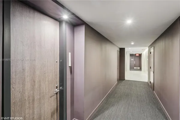 $6,300 | 88 Southwest 7th Street, Unit 1804, Miami, FL 33130