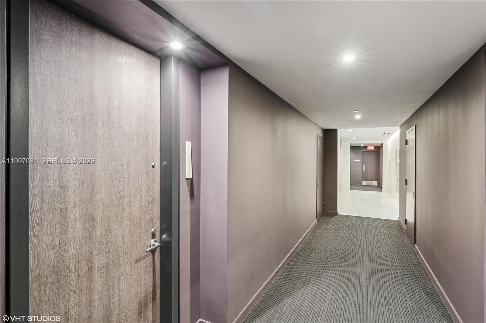 88 Southwest 7th Street, Unit 1804 Miami, FL 33130 - Photo 20 of 39 a view of hallway