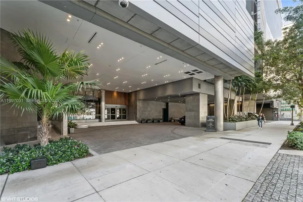 $6,300 | 88 Southwest 7th Street, Unit 1804, Miami, FL 33130