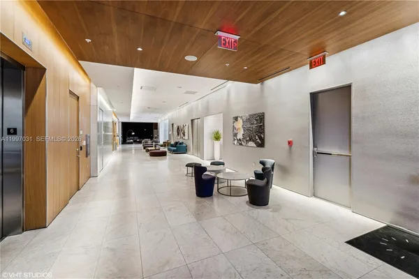 $6,300 | 88 Southwest 7th Street, Unit 1804, Miami, FL 33130