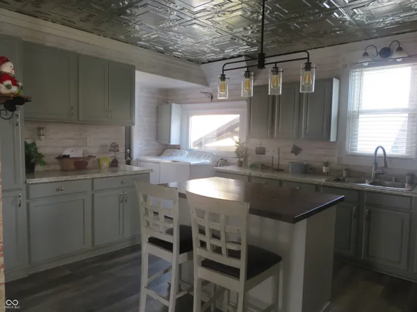 $260,000 | 401 North Harrison Street, Alexandria, IN 46001