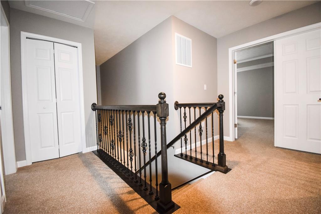 184 Lockheed Drive Coraopolis, PA 15108 - Photo 5 of 17 Gallery Image 5