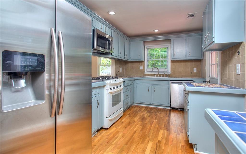 2067 Brockett Road Tucker, GA 30084 - Photo 15 of 38