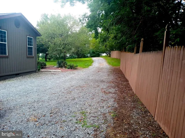 $1,600 | 171 Forge Road, Womelsdorf, PA 19567