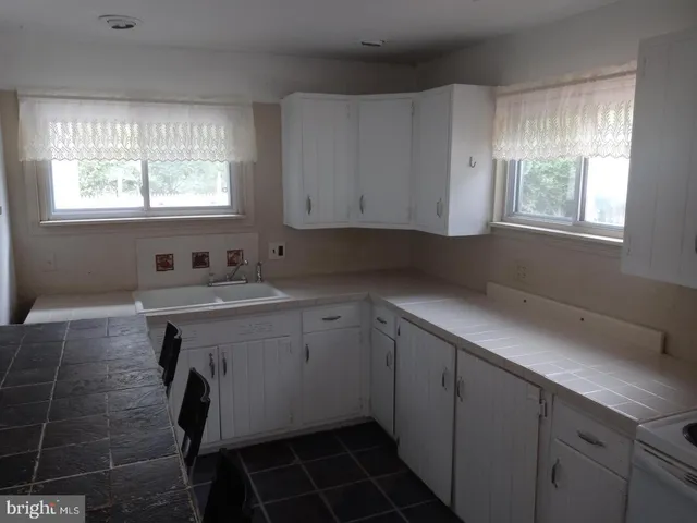 $1,600 | 171 Forge Road, Womelsdorf, PA 19567