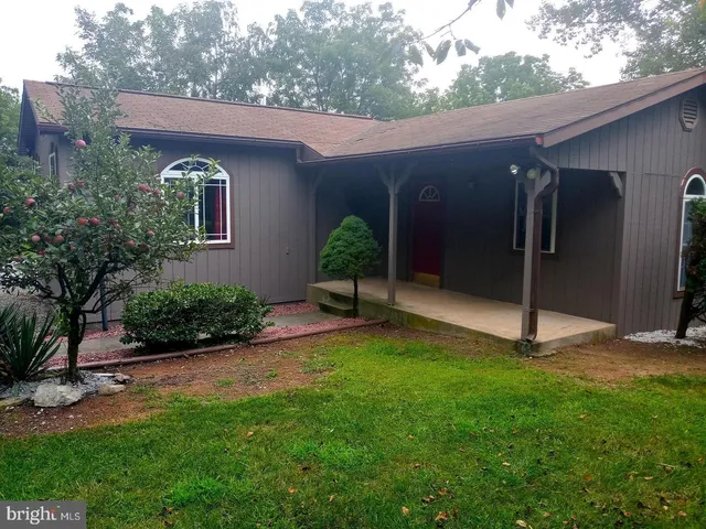 $1,600 | 171 Forge Road, Womelsdorf, PA 19567