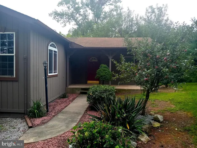 $1,600 | 171 Forge Road, Womelsdorf, PA 19567