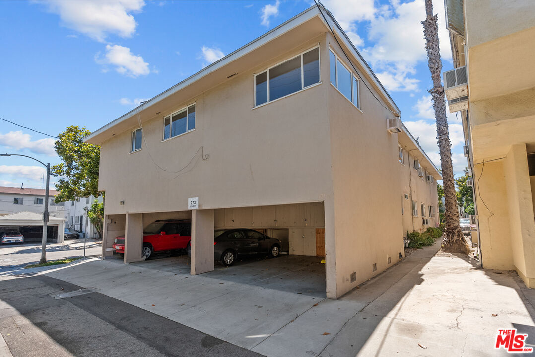 272 South Doheny Drive, Unit 1 Beverly Hills, CA 90211 - Photo 39 of 44 a view of house with car parked