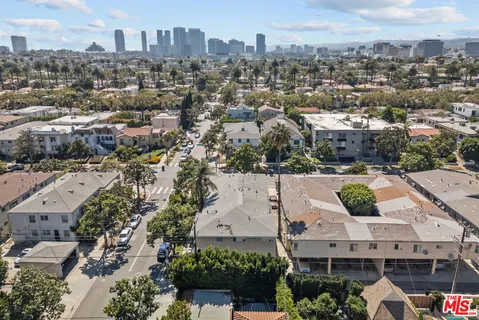 $4,175,000 | 272 South Doheny Drive, Unit 1, Beverly Hills, CA 90211