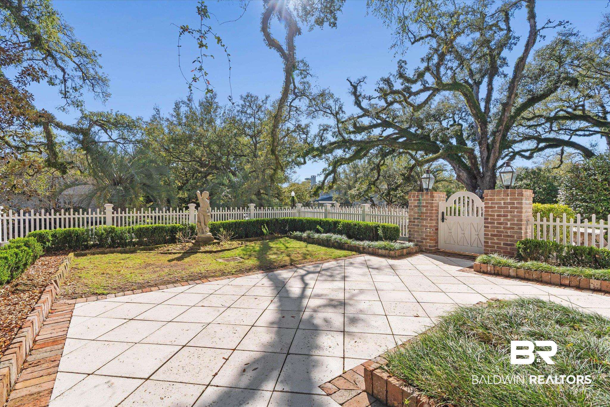 2256 De Leon Avenue Mobile, AL 36607 - Photo 43 of 61 Front of Structure