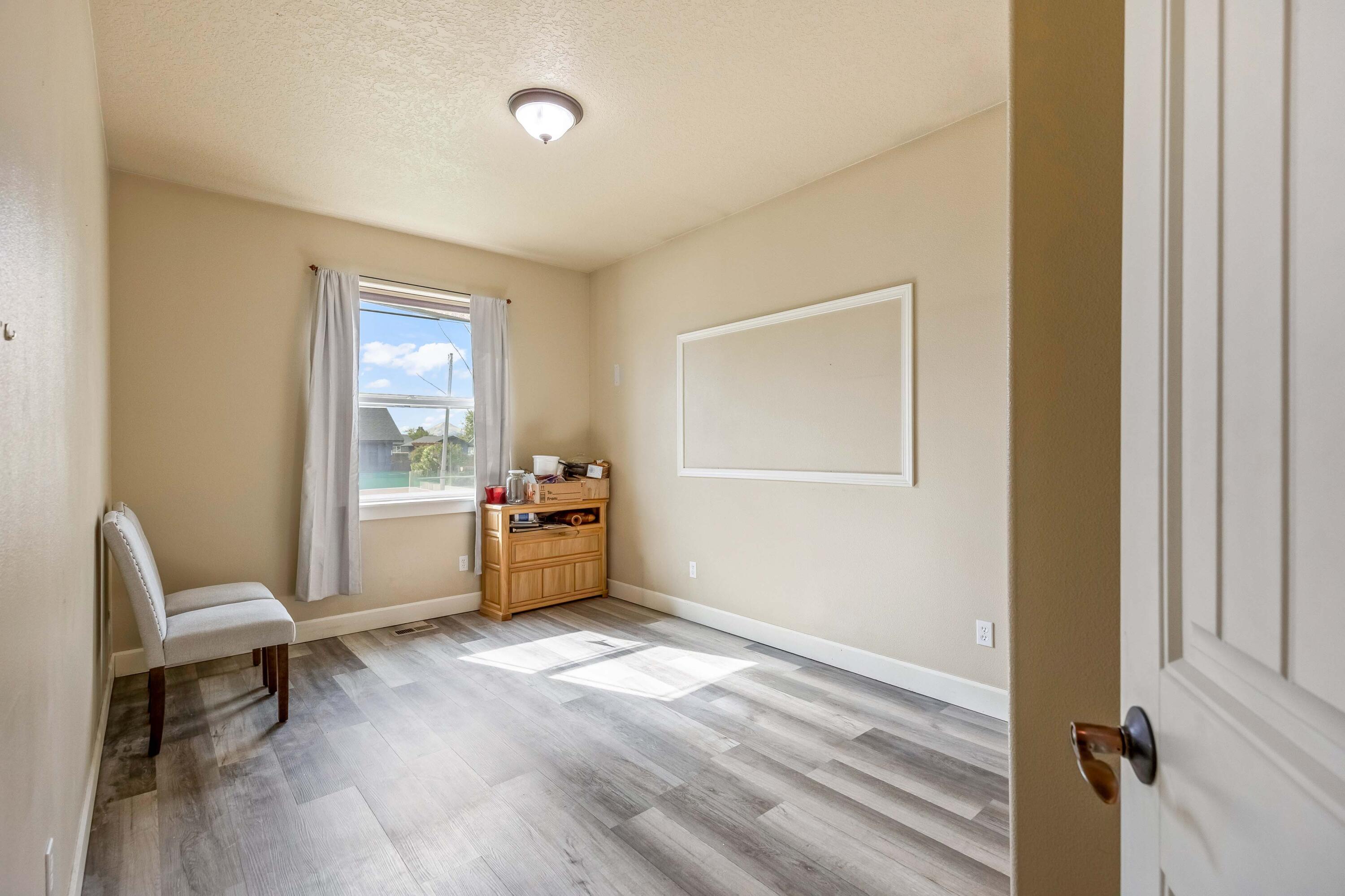 570 Mountain Ridge Drive Culver, OR 97734 - Photo 22 of 46
