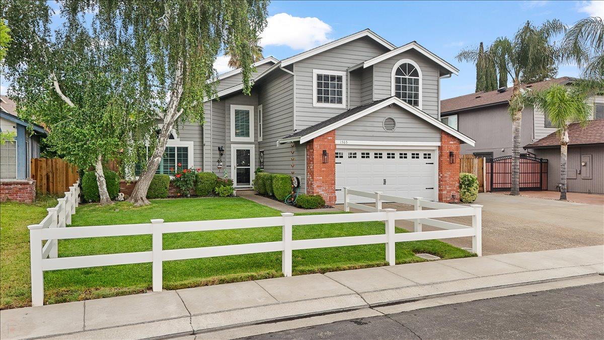 1565 Daniels Street Manteca, CA 95337 - Photo 3 of 59