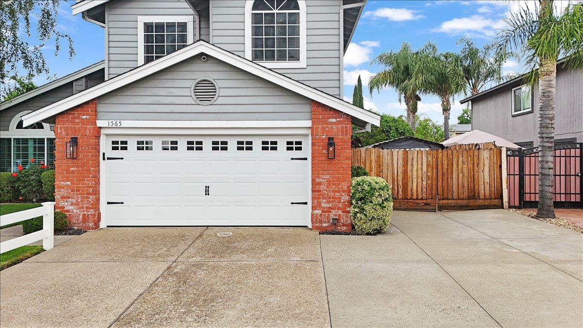 1565 Daniels Street Manteca, CA 95337 - Photo 5 of 59