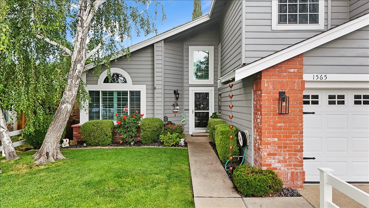 1565 Daniels Street Manteca, CA 95337 - Photo 7 of 59