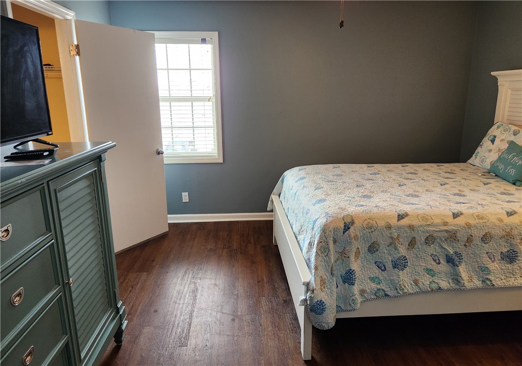 102 South Island Square Drive, Unit 102 St. Simons Island, GA 31522 - Photo 14 of 20 Primary bedroom