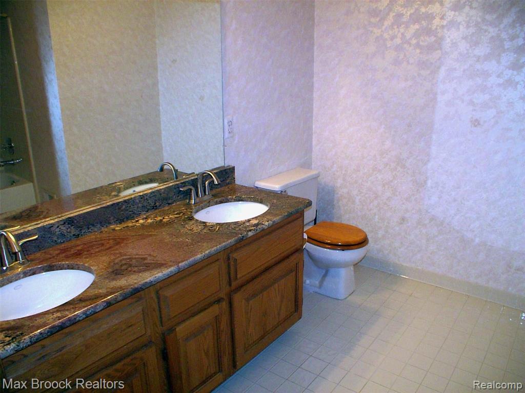 2817 Eagle Drive Rochester Hills, MI 48309 - Photo 30 of 31