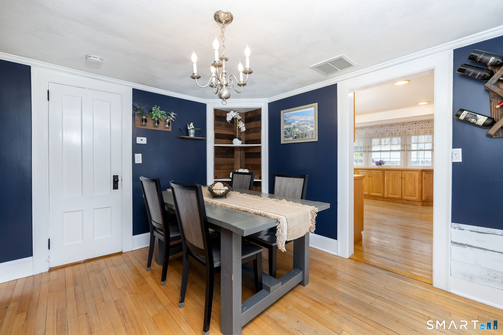 564 Main Street Portland, CT 06480 - Photo 6 of 40 Filled with Charm and Character, comfortably seats 8 or more people