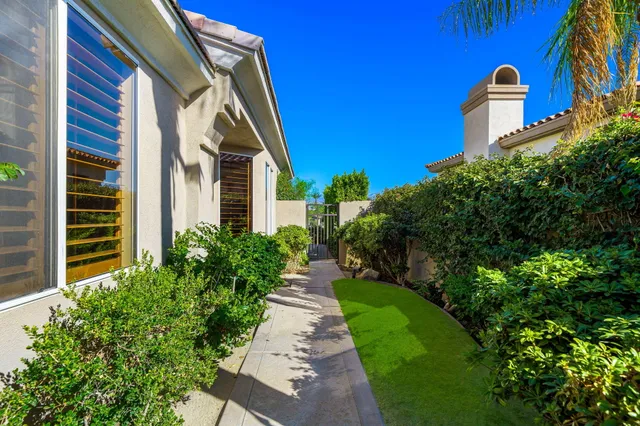 $939,000 | 416 Desert Holly Drive, Palm Desert, CA 92211