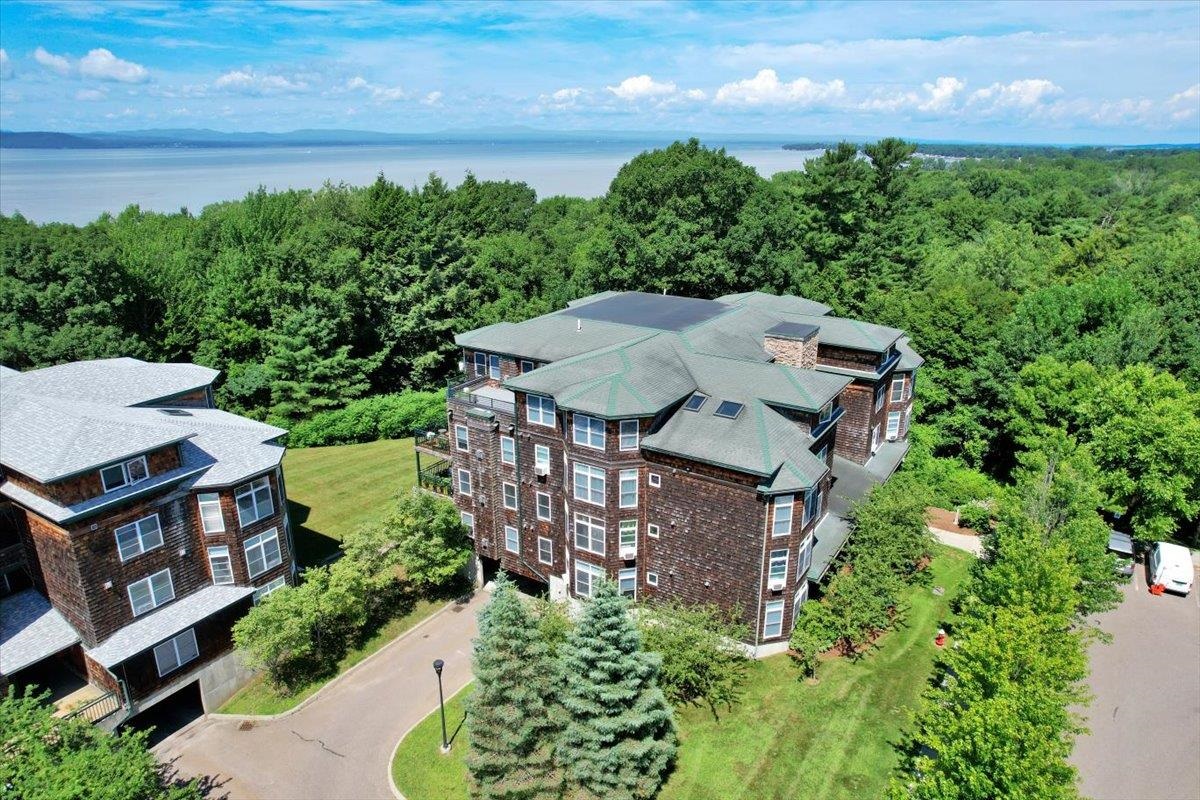 83 Claire Point Road Burlington, VT 05408 - Photo 2 of 40