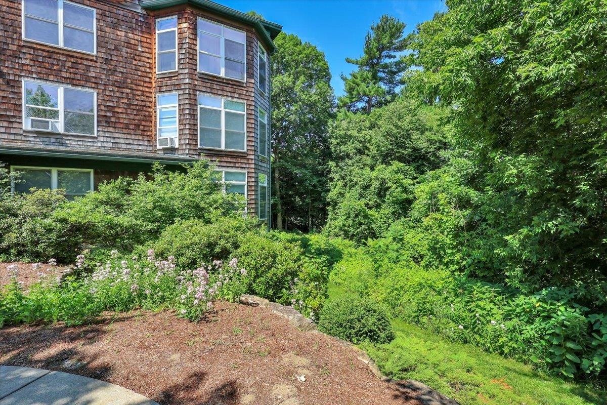 83 Claire Point Road Burlington, VT 05408 - Photo 21 of 40