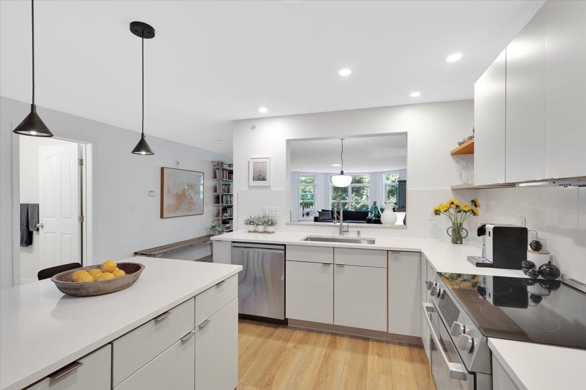 83 Claire Point Road Burlington, VT 05408 - Photo 24 of 40