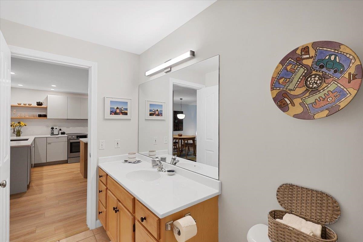 83 Claire Point Road Burlington, VT 05408 - Photo 10 of 40