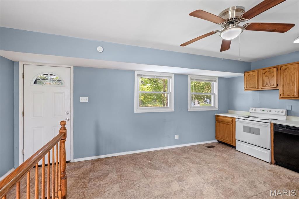 421 Midlothian Road St. Louis, MO 63137 - Photo 11 of 51