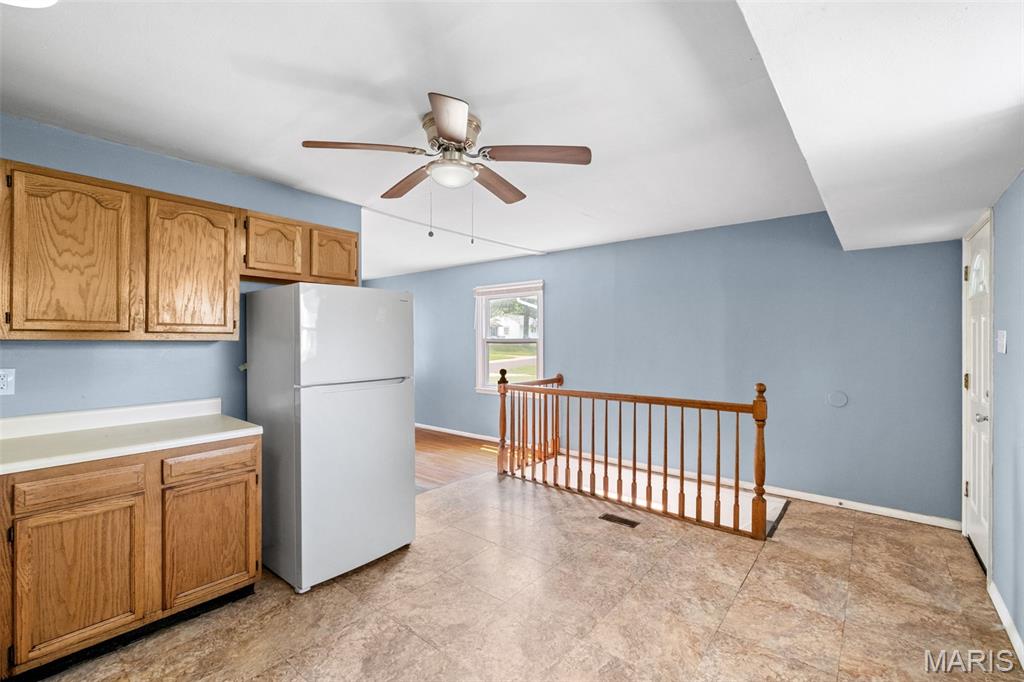421 Midlothian Road St. Louis, MO 63137 - Photo 14 of 51