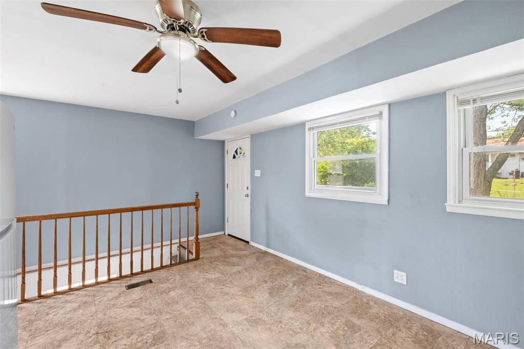 421 Midlothian Road St. Louis, MO 63137 - Photo 15 of 51