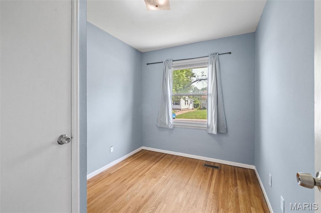 421 Midlothian Road St. Louis, MO 63137 - Photo 16 of 51
