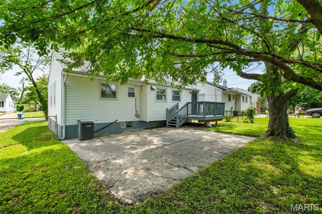 421 Midlothian Road St. Louis, MO 63137 - Photo 40 of 51