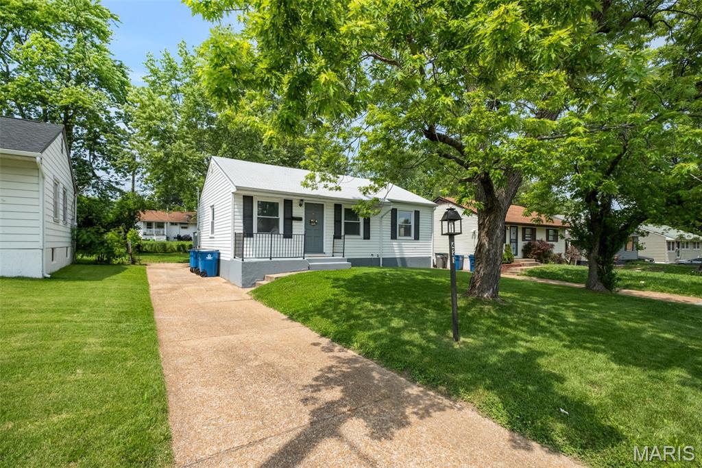 421 Midlothian Road St. Louis, MO 63137 - Photo 4 of 51