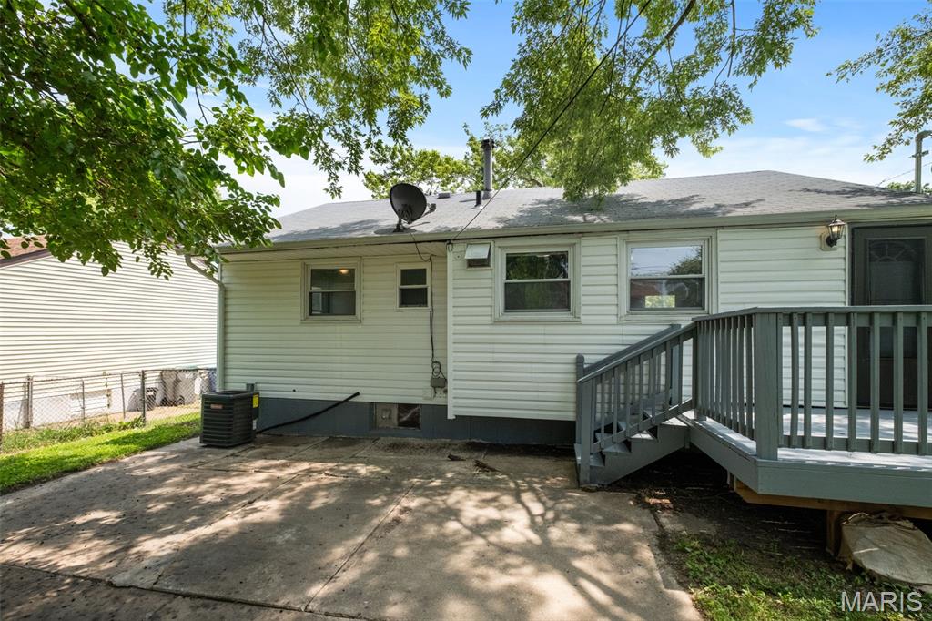 421 Midlothian Road St. Louis, MO 63137 - Photo 44 of 51
