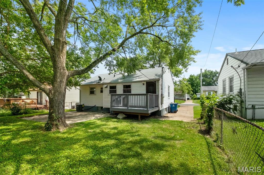 421 Midlothian Road St. Louis, MO 63137 - Photo 47 of 51