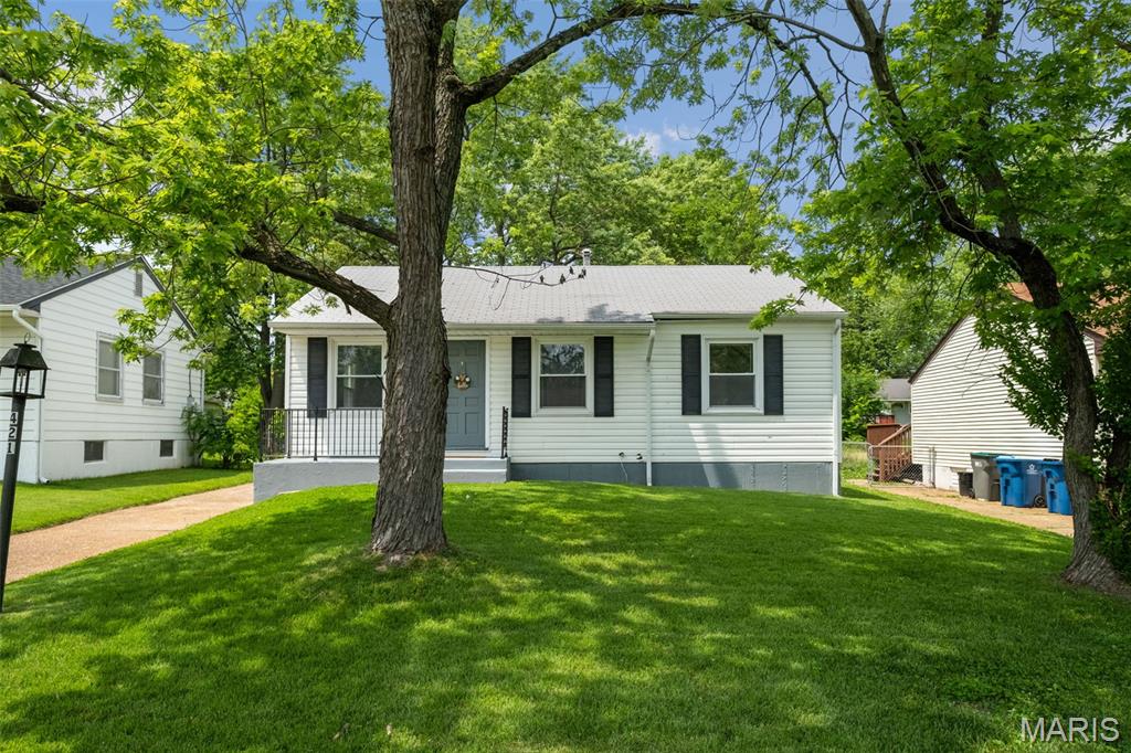 421 Midlothian Road St. Louis, MO 63137 - Photo 5 of 51