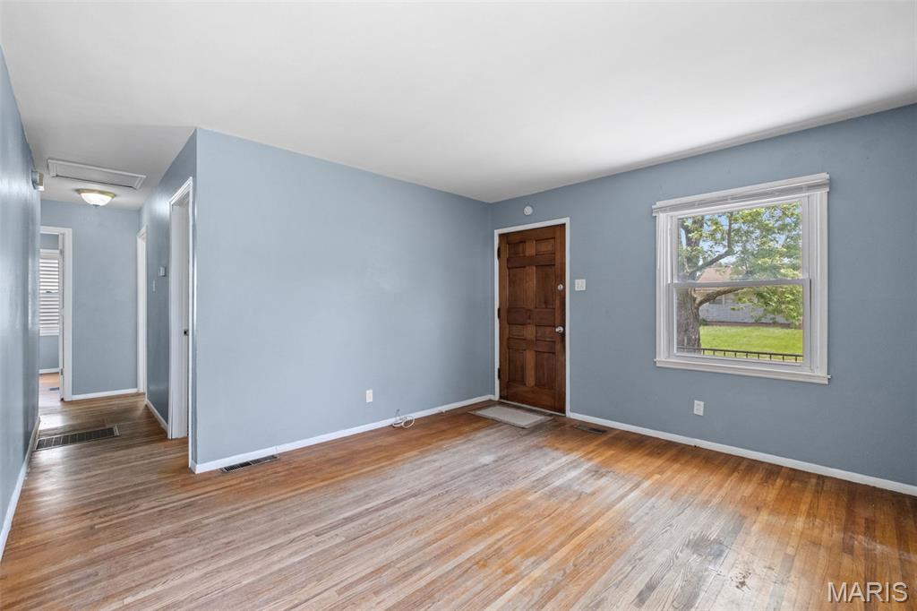 421 Midlothian Road St. Louis, MO 63137 - Photo 8 of 51