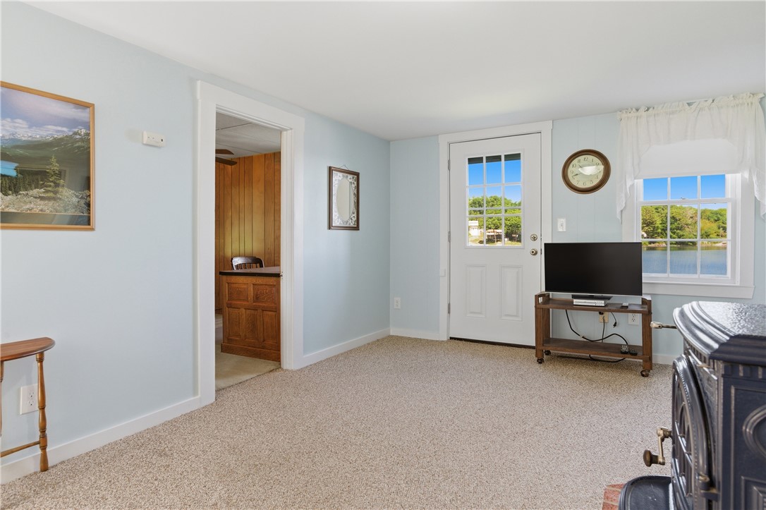 585 Reservoir Road Burrillville, RI 02859 - Photo 34 of 49
