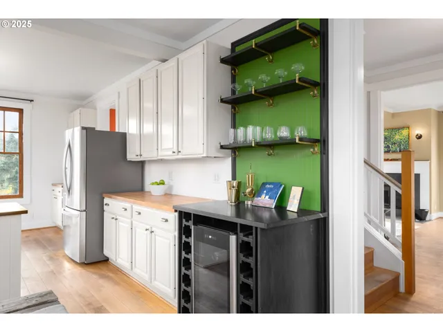 $800,000 | 33336 Crown Point Drive, Warren, OR 97053