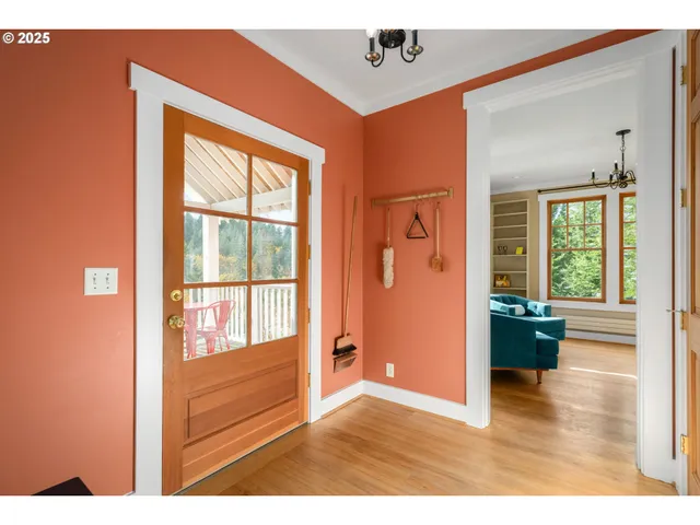 $800,000 | 33336 Crown Point Drive, Warren, OR 97053