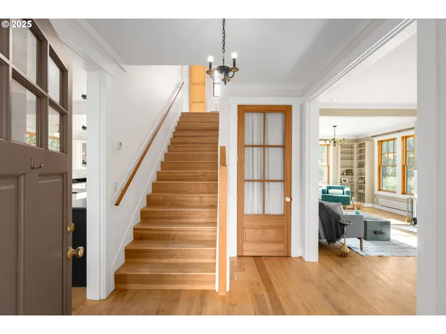 $800,000 | 33336 Crown Point Drive, Warren, OR 97053