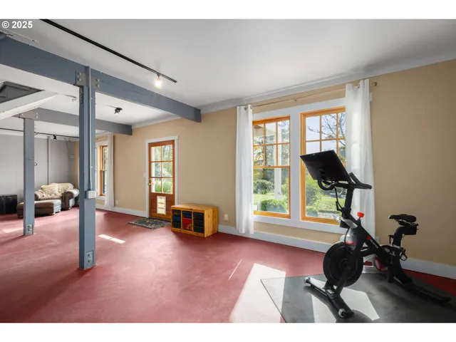 $800,000 | 33336 Crown Point Drive, Warren, OR 97053