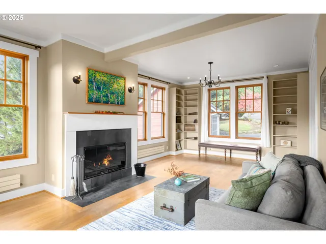 $800,000 | 33336 Crown Point Drive, Warren, OR 97053