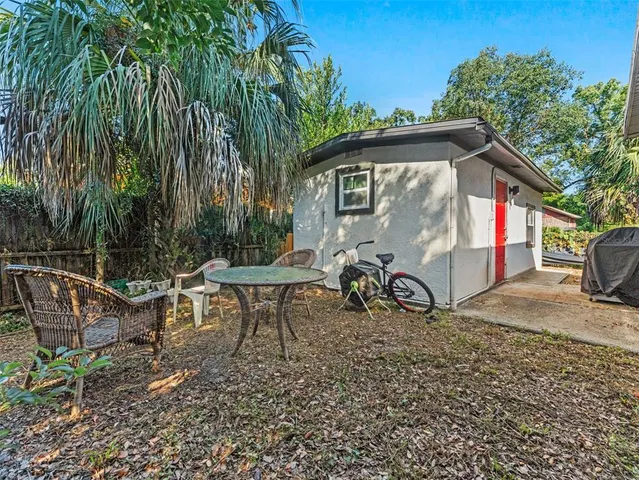 a front view of house with yard