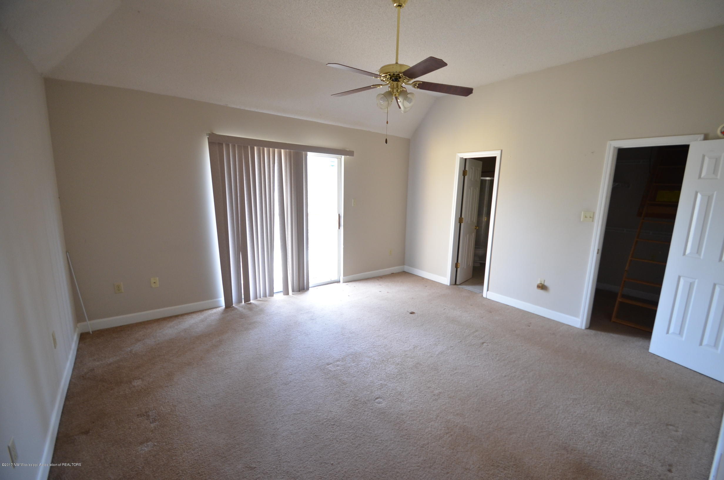 1146 Wilson Ridge Lake Cormorant, MS 38641 - Photo 5 of 9 Master bedroom